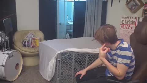 Snapshot of mattcashxxx chatting on November 2025 02:04:02 AM Matt Cash online show from November 2025 02:04:02 AM