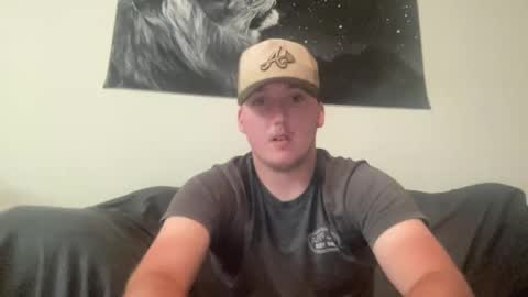 Snapshot of mattdawg13 chatting on September 2025 04:17:01 AM MattDawg13 online show from September 2025 04:17:01 AM