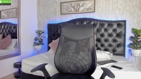 Snapshot of mattdevon chatting on March 2025 11:38:02 PM Matt online show from March 2025 11:38:02 PM