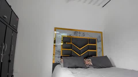 Snapshot of mattdevon chatting on October 2025 10:19:01 PM Matt online show from October 2025 10:19:01 PM