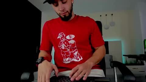 Snapshot of mattdevon chatting on December 2025 04:51:01 AM Matt online show from December 2025 04:51:01 AM