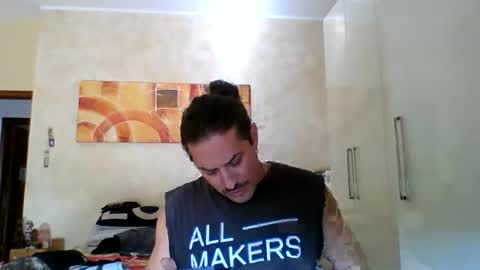 matteushh87 online show from October 2025 11:43:01 AM