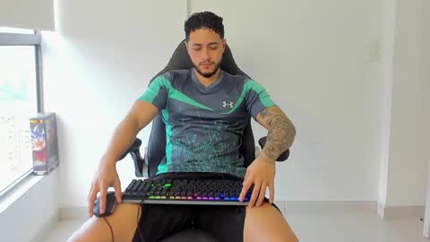 Snapshot of mattia_dupont chatting on February 2026 10:15:01 PM Mattias online show from February 2026 10:15:01 PM