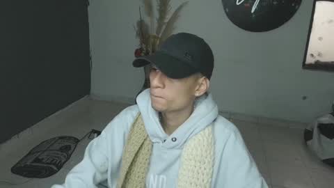 mattias     online show from January 2025 07:32:01 PM