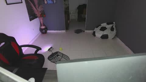 mattias     online show from January 2025 05:52:02 AM