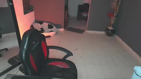 mattias     online show from March 2025 04:07:01 AM