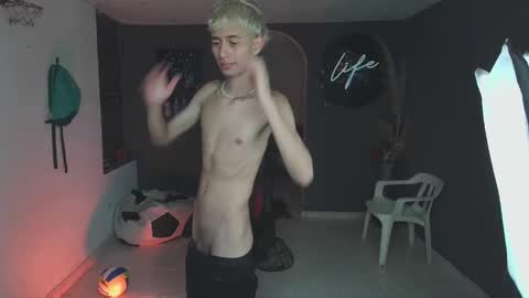 mattias     online show from March 2025 01:36:02 AM