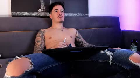 Snapshot of mattytwink69 chatting on December 2024 03:58:01 AM Matt online show from December 2024 03:58:01 AM