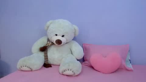 Martina online show from November 2025 06:29:01 PM