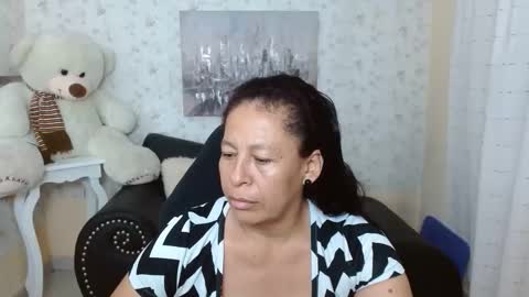 Snapshot of mature_martina_ chatting on April 2026 04:19:01 AM Martina online show from April 2026 04:19:01 AM