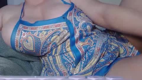 Snapshot of matureboobsbig chatting on May 2026 03:08:02 PM matureboobsbig online show from May 2026 03:08:02 PM