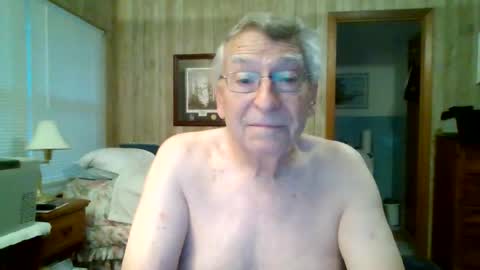 Snapshot of maturecouple1954 chatting on April 2026 11:27:02 AM SXECPL55 at G mail Dot Com online show from April 2026 11:27:02 AM