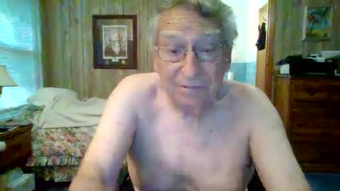 Snapshot of maturecouple1954 chatting on May 2026 11:17:01 AM SXECPL55 at G mail Dot Com online show from May 2026 11:17:01 AM