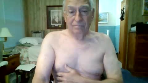 Snapshot of maturecouple1954 chatting on May 2026 10:43:02 AM SXECPL55 at G mail Dot Com online show from May 2026 10:43:02 AM