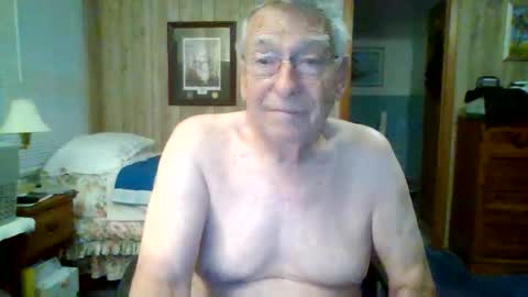 Snapshot of maturecouple1954 chatting on May 2026 10:32:02 AM SXECPL55 at G mail Dot Com online show from May 2026 10:32:02 AM