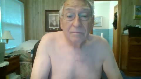 Snapshot of maturecouple1954 chatting on May 2026 11:39:01 AM SXECPL55 at G mail Dot Com online show from May 2026 11:39:01 AM