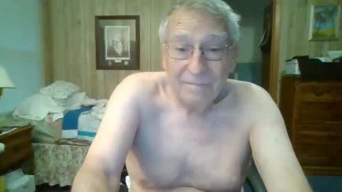 Snapshot of maturecouple1954 chatting on May 2026 11:18:02 AM SXECPL55 at G mail Dot Com online show from May 2026 11:18:02 AM
