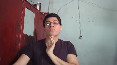 Snapshot of maurodirty chatting on December 2024 06:49:02 PM Mauro online show from December 2024 06:49:02 PM