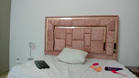 Snapshot of mavie_ivanova chatting on December 2024 11:18:02 PM mavie_ivanova online show from December 2024 11:18:02 PM