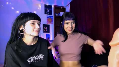 Snapshot of mavimist_ chatting on February 2026 01:01:02 AM mavimist_ online show from February 2026 01:01:02 AM