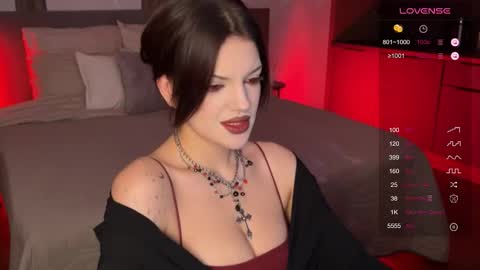 Mavis online show from November 2025 09:06:02 PM