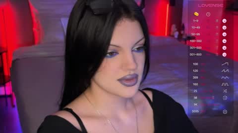 Mavis online show from November 2025 07:29:01 PM