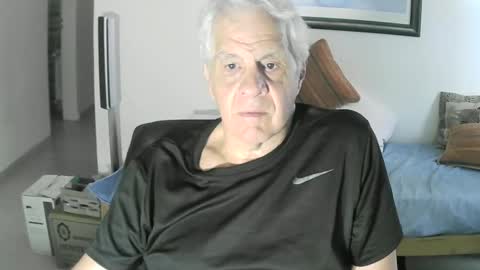 Snapshot of max_2017 chatting on January 2025 11:40:01 PM max_2017 online show from January 2025 11:40:01 PM