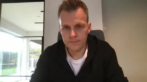 Snapshot of max_straight_1 chatting on December 2024 11:50:02 AM Max take off clothes online show from December 2024 11:50:02 AM