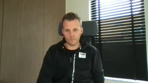 Snapshot of max_straight_1 chatting on March 2025 08:41:02 AM Max take off clothes online show from March 2025 08:41:02 AM