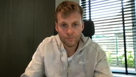 Snapshot of max_straight_1 chatting on October 2025 08:44:02 AM Max take off clothes online show from October 2025 08:44:02 AM