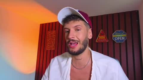 Max Taylor online show from October 2025 09:48:01 PM