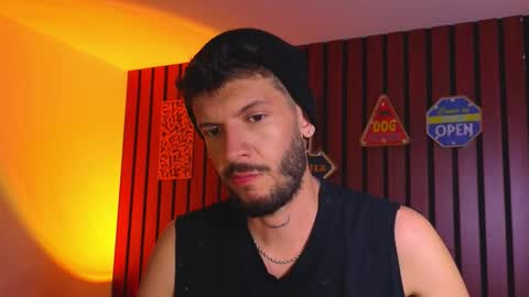 Max Taylor online show from October 2025 01:17:02 AM