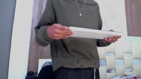 Snapshot of max_willians_ chatting on October 2025 11:55:01 PM max online show from October 2025 11:55:01 PM