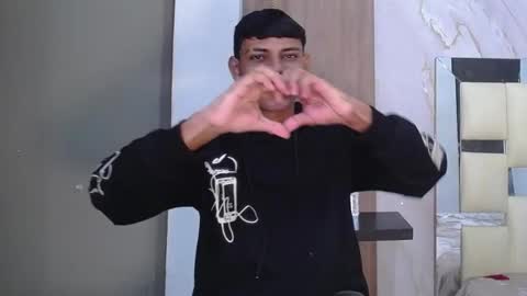 Snapshot of max_willians_ chatting on October 2025 03:31:02 PM max online show from October 2025 03:31:02 PM