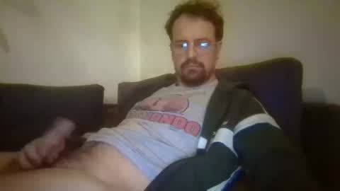 maxhorn591 online show from October 2025 09:37:01 PM