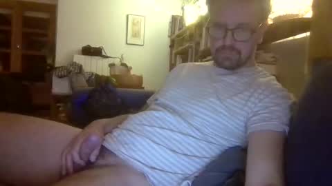 maxhorn591 online show from December 2025 10:25:01 PM