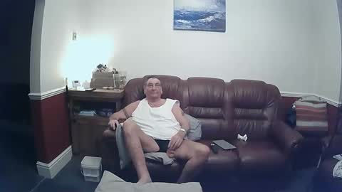 MAX online show from December 2024 01:28:02 AM