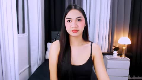 maxie greyson online show from November 2025 05:40:02 AM