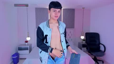 --  -- online show from December 2025 07:53:02 PM