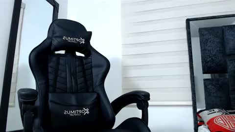 Snapshot of maximo_sebastian chatting on February 2025 01:57:01 AM Maximo Sebastian online show from February 2025 01:57:01 AM