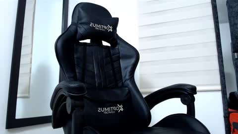 Snapshot of maximo_sebastian chatting on March 2025 04:50:02 AM Maximo Sebastian online show from March 2025 04:50:02 AM