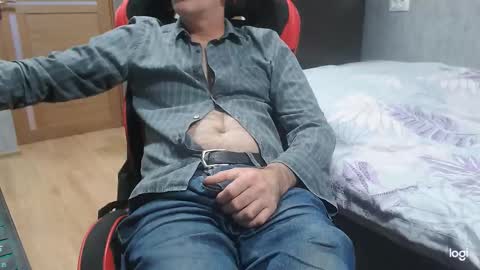 maximus3334 online show from October 2025 11:22:02 AM