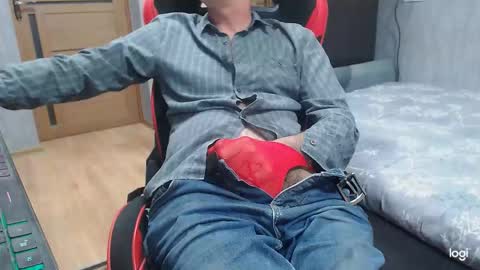 maximus3334 online show from January 2026 09:49:02 PM