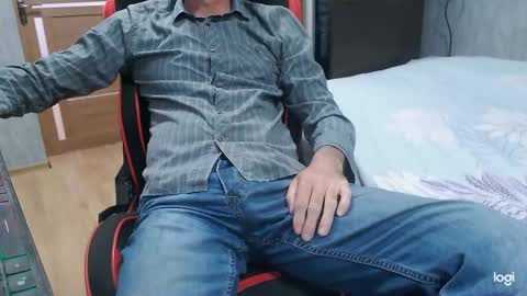 Snapshot of maximus3334 chatting on May 2026 07:57:02 AM maximus3334 online show from May 2026 07:57:02 AM