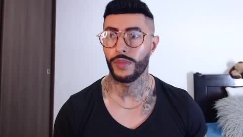 Independent Model online show from February 2025 02:14:02 AM