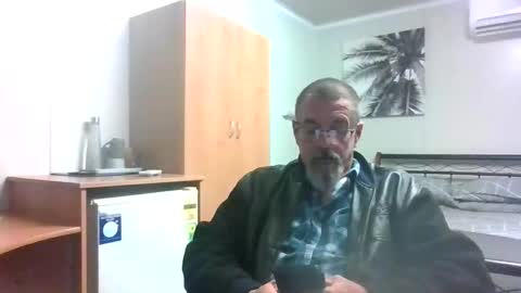 Snapshot of maximus_oreally chatting on May 2026 10:43:01 AM Max online show from May 2026 10:43:01 AM