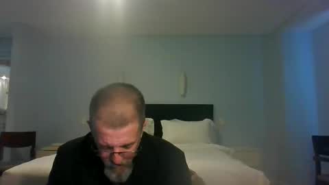 Snapshot of maximus_oreally chatting on May 2026 06:43:02 AM Max online show from May 2026 06:43:02 AM