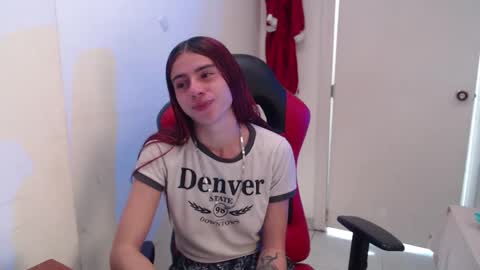 Snapshot of maxinesex_ chatting on May 2026 02:33:01 PM maxinesex_ online show from May 2026 02:33:01 PM