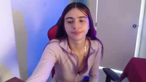 Snapshot of maxinesex_ chatting on June 2026 01:36:01 PM maxinesex_ online show from June 2026 01:36:01 PM
