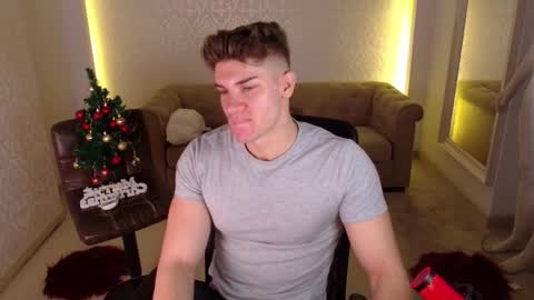 MaxKaiden online show from December 2025 06:10:01 AM